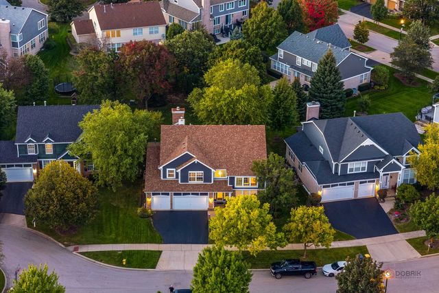 568 Crooked Stick Court, Vernon Hills, IL 60061