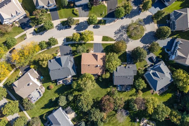 568 Crooked Stick Court, Vernon Hills, IL 60061