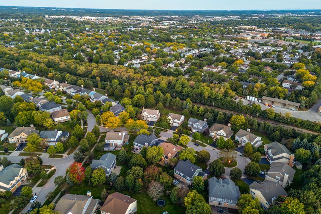 568 Crooked Stick Court, Vernon Hills, IL 60061