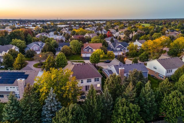 568 Crooked Stick Court, Vernon Hills, IL 60061
