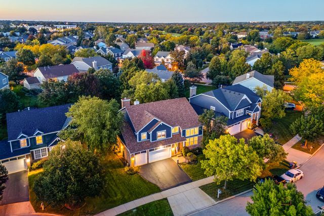 568 Crooked Stick Court, Vernon Hills, IL 60061
