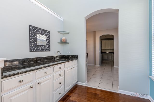 568 Crooked Stick Court, Vernon Hills, IL 60061