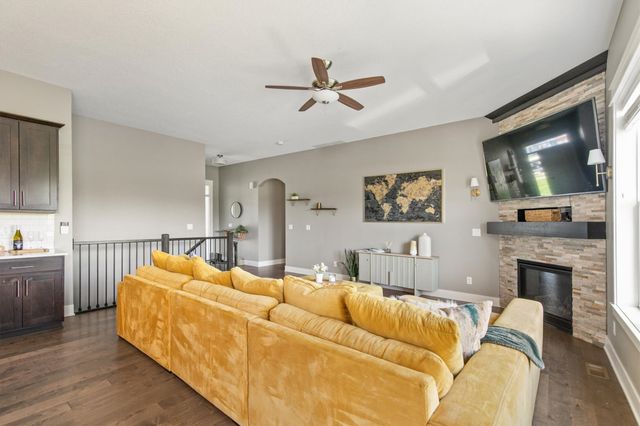 8829 Norway Drive, West Des Moines, IA 50266