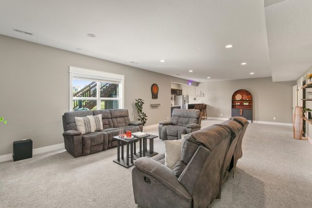 8829 Norway Drive, West Des Moines, IA 50266