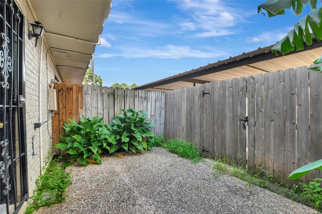 7938 Leonora Street B19, Houston, TX 77061