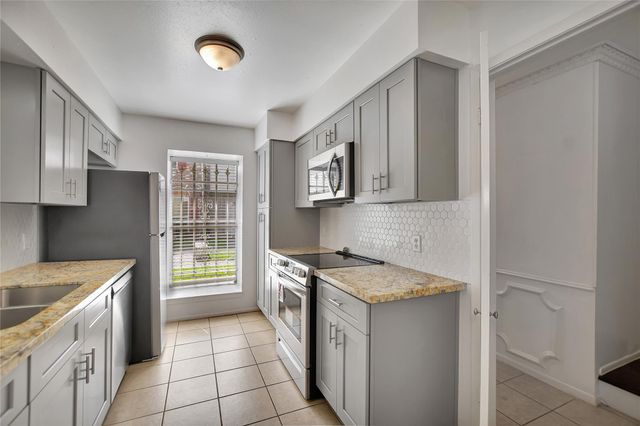 7938 Leonora Street B19, Houston, TX 77061