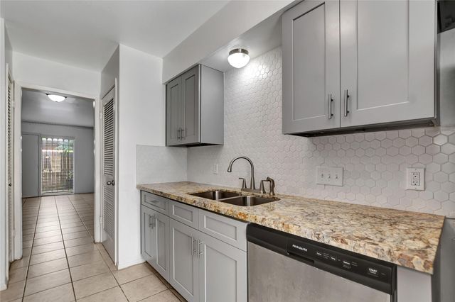 7938 Leonora Street B19, Houston, TX 77061