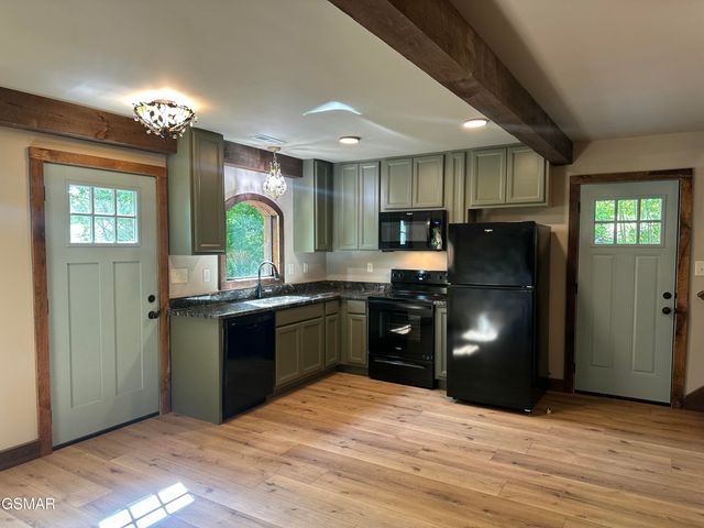 970 Douglas Dam Road, Kodak, TN 37764