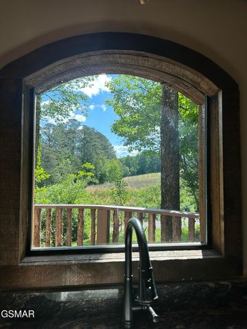 970 Douglas Dam Road, Kodak, TN 37764