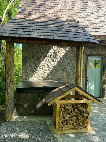 970 Douglas Dam Road, Kodak, TN 37764