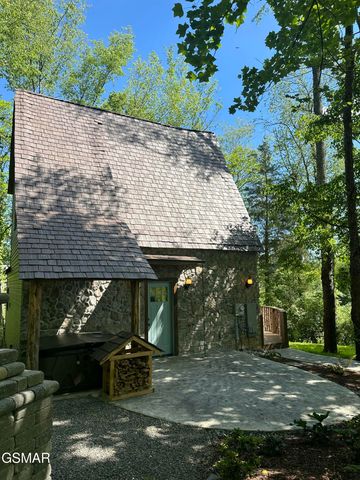 970 Douglas Dam Road, Kodak, TN 37764