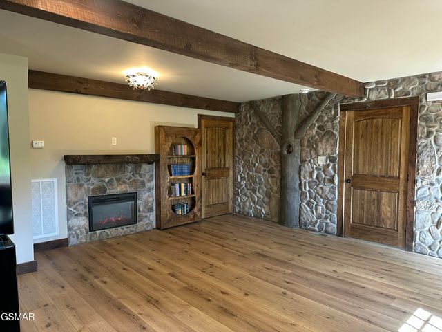 970 Douglas Dam Road, Kodak, TN 37764