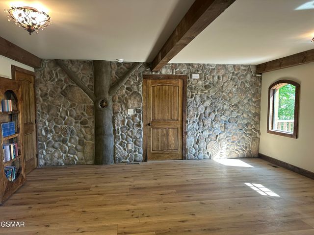970 Douglas Dam Road, Kodak, TN 37764