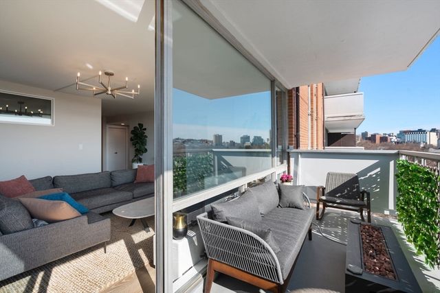 45 Longwood Ave 712, Brookline, MA 02446