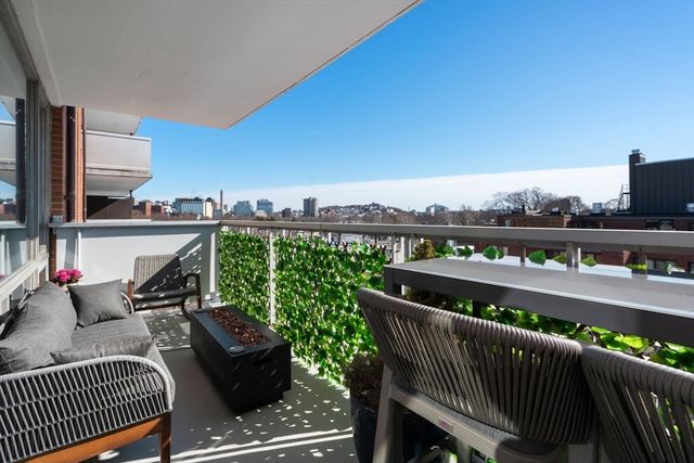 45 Longwood Ave 712, Brookline, MA 02446