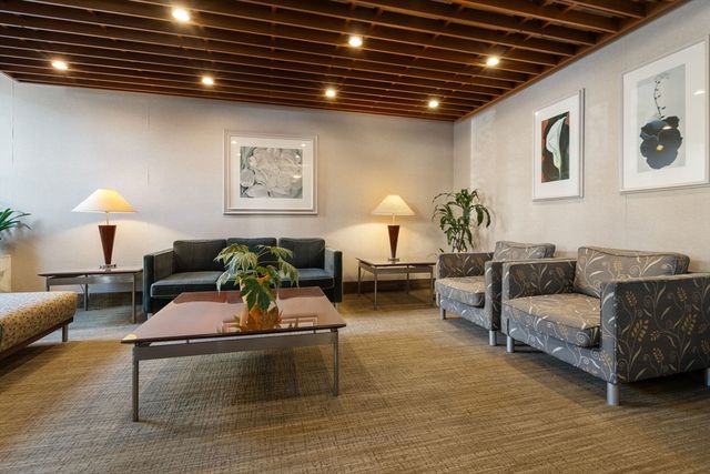 45 Longwood Ave 712, Brookline, MA 02446