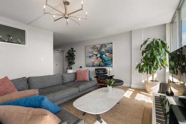 45 Longwood Ave 712, Brookline, MA 02446