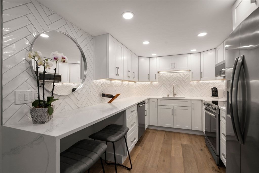 45 Longwood Ave 712, Brookline, MA 02446