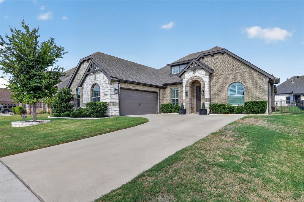 1070 Mickelson Drive, Granbury, TX 76048 — photo 2