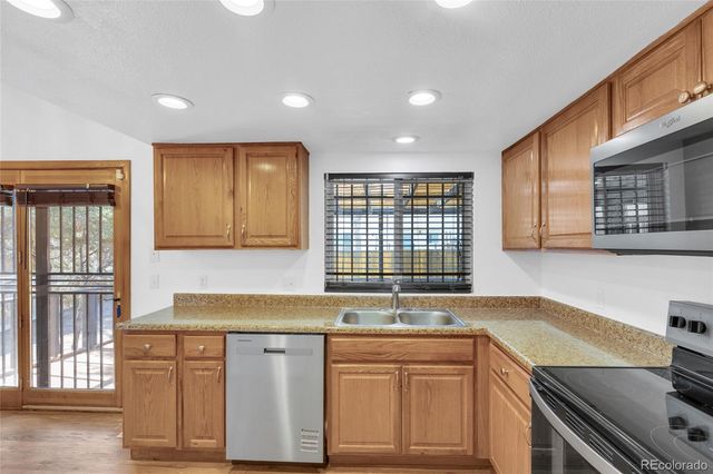 3703 S Mission Parkway, Aurora, CO 80013