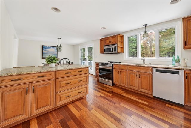 59 First Parish Rd, Norwell, MA 02061