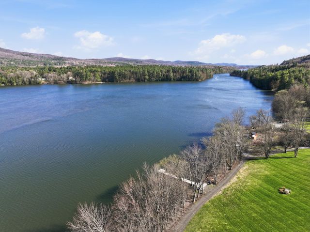 111 Lakeside Avenue, Milton, VT 05468