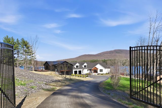 111 Lakeside Avenue, Milton, VT 05468