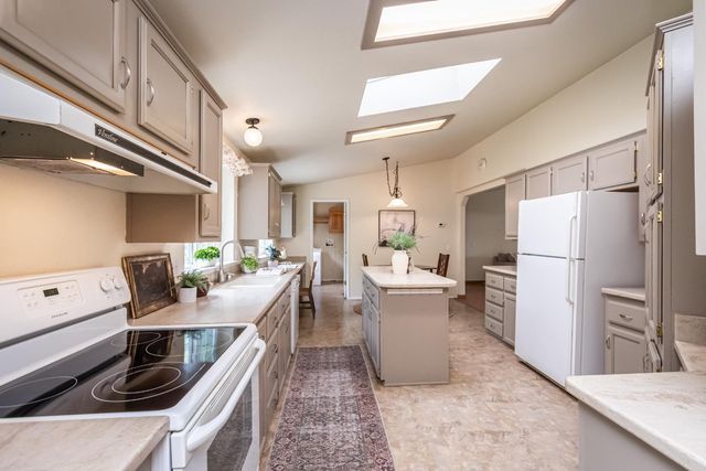 7921 Rasmussen Rd, Loomis, CA 95650