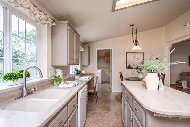 7921 Rasmussen Rd, Loomis, CA 95650