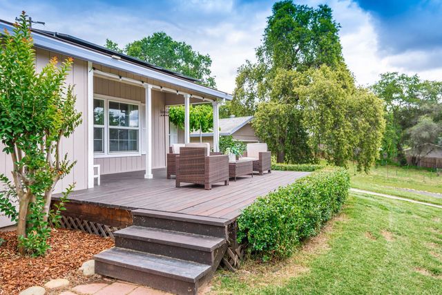 7921 Rasmussen Rd, Loomis, CA 95650