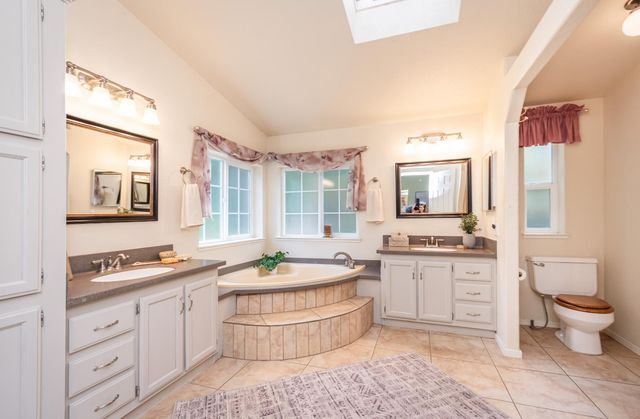 7921 Rasmussen Rd, Loomis, CA 95650