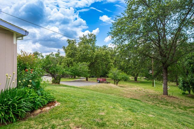7921 Rasmussen Rd, Loomis, CA 95650