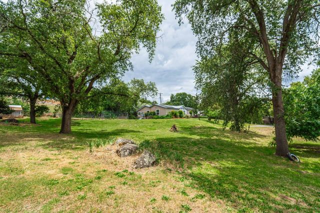 7921 Rasmussen Rd, Loomis, CA 95650