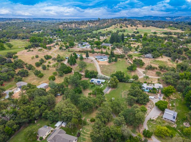 7921 Rasmussen Rd, Loomis, CA 95650