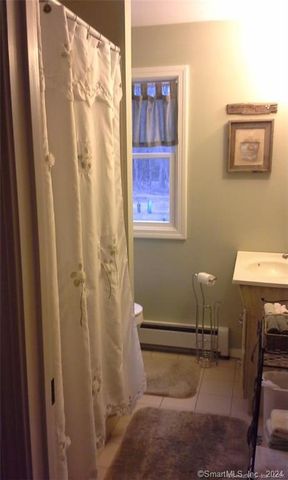 29 Hunts Brook Road, Waterford, CT 06375