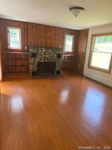 29 Hunts Brook Road, Waterford, CT 06375