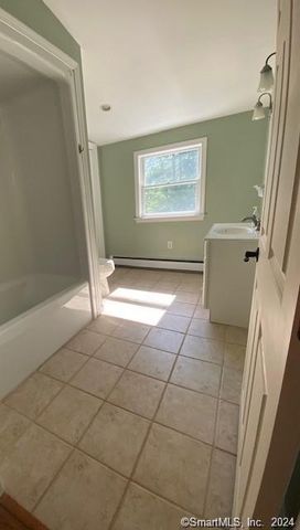 29 Hunts Brook Road, Waterford, CT 06375