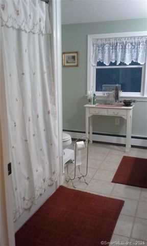 29 Hunts Brook Road, Waterford, CT 06375