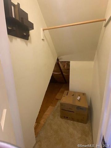 29 Hunts Brook Road, Waterford, CT 06375