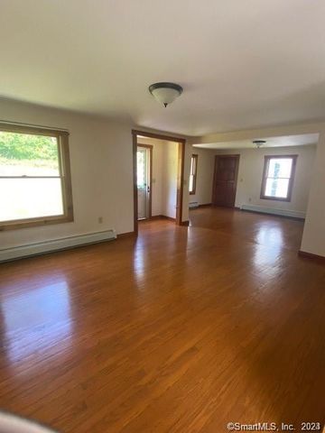 29 Hunts Brook Road, Waterford, CT 06375