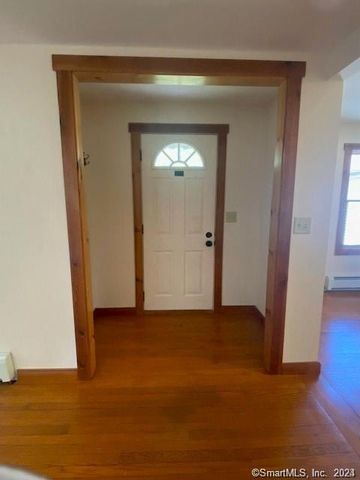 29 Hunts Brook Road, Waterford, CT 06375