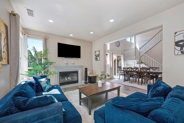 2701 Catalina Dr, Rocklin, CA 95765
