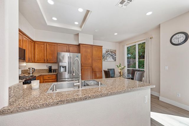 2701 Catalina Dr, Rocklin, CA 95765