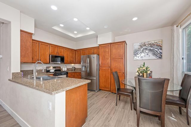 2701 Catalina Dr, Rocklin, CA 95765