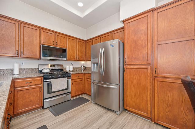 2701 Catalina Dr, Rocklin, CA 95765
