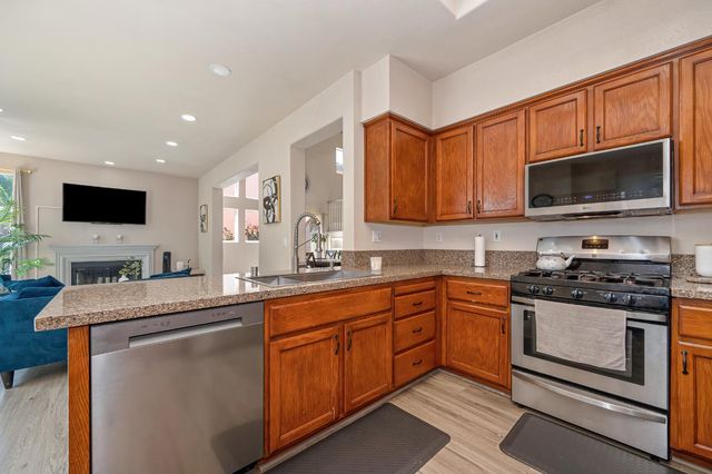 2701 Catalina Dr, Rocklin, CA 95765