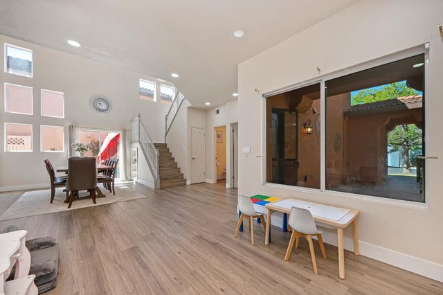 2701 Catalina Dr, Rocklin, CA 95765