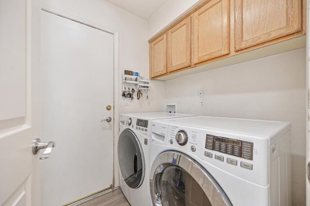2701 Catalina Dr, Rocklin, CA 95765