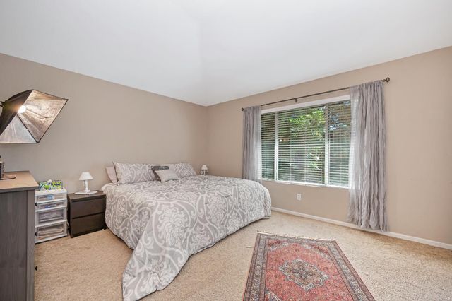2701 Catalina Dr, Rocklin, CA 95765
