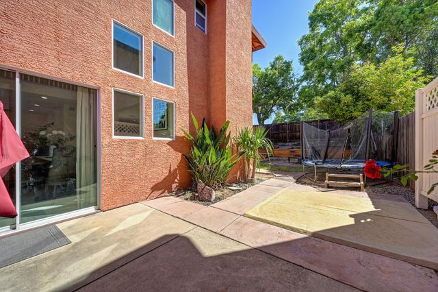 2701 Catalina Dr, Rocklin, CA 95765